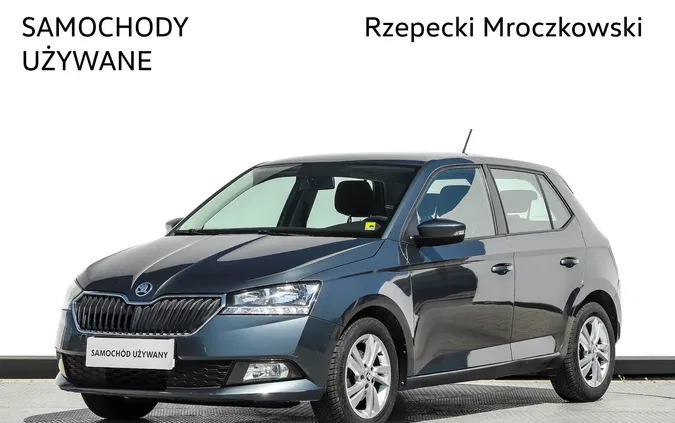 samochody osobowe Skoda Fabia cena 55200 przebieg: 67998, rok produkcji 2021 z Krzanowice